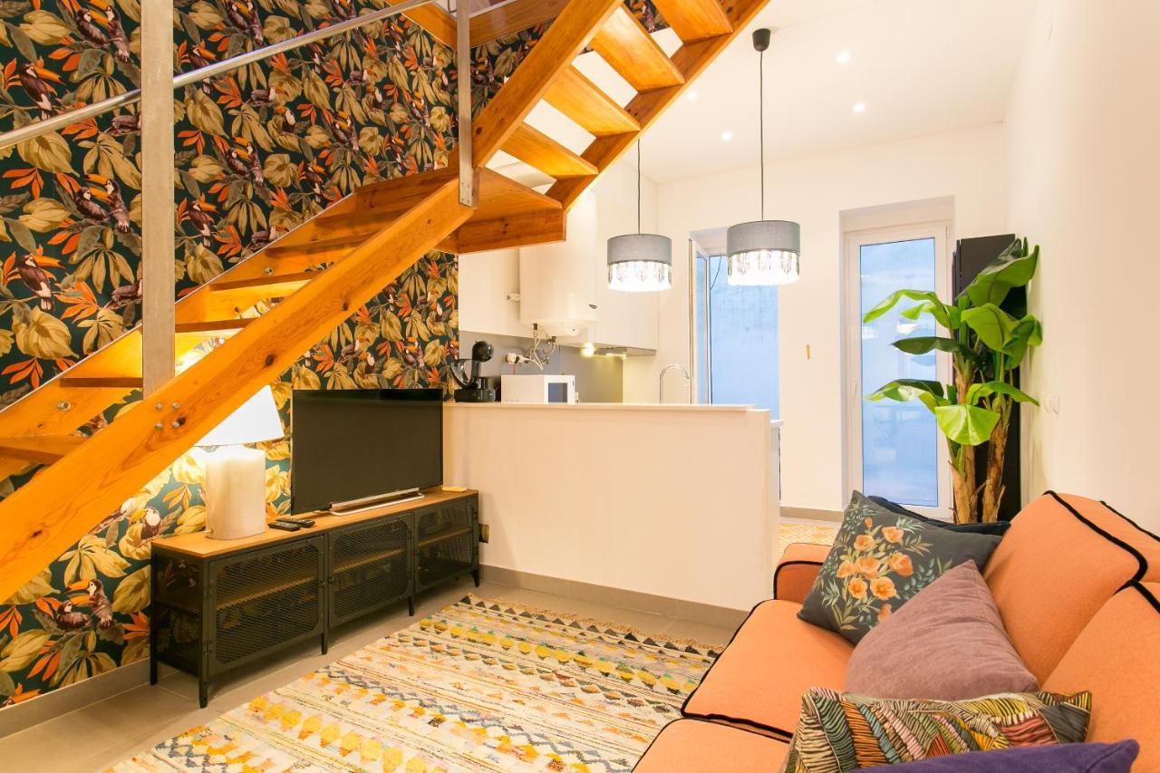 Beautiful House With Patio In Heart! Appartement Lisboa