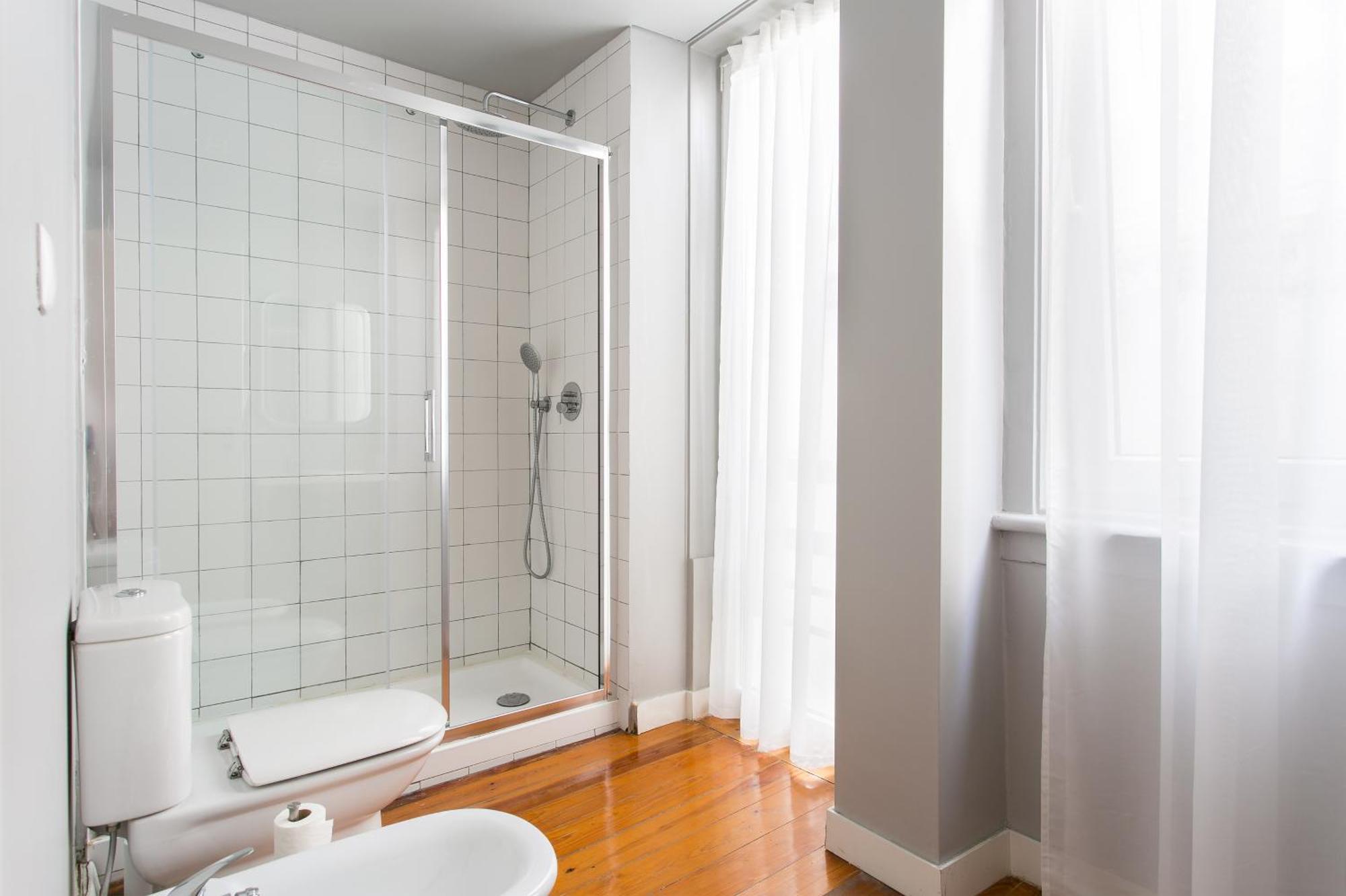 Appartement Beautiful House With Patio In Heart! *